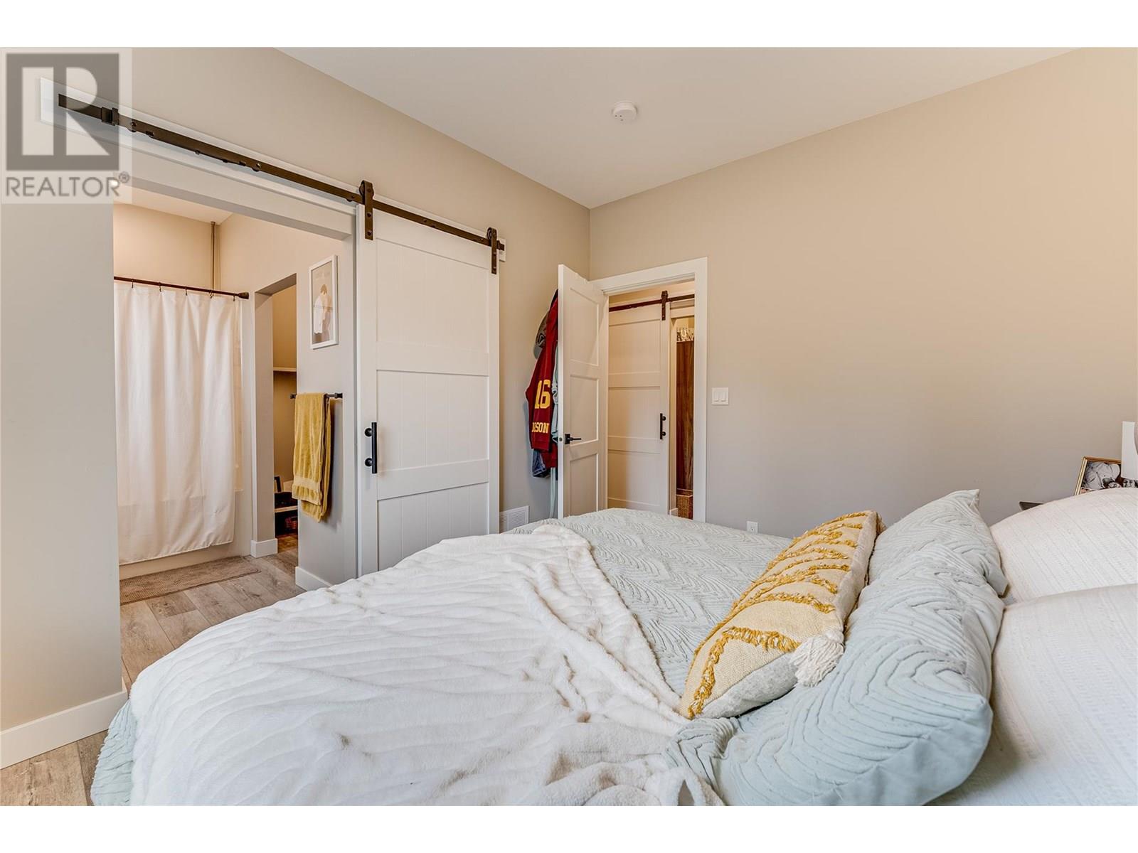 #1 2508 SHUSWAP AVENUE - Image 19