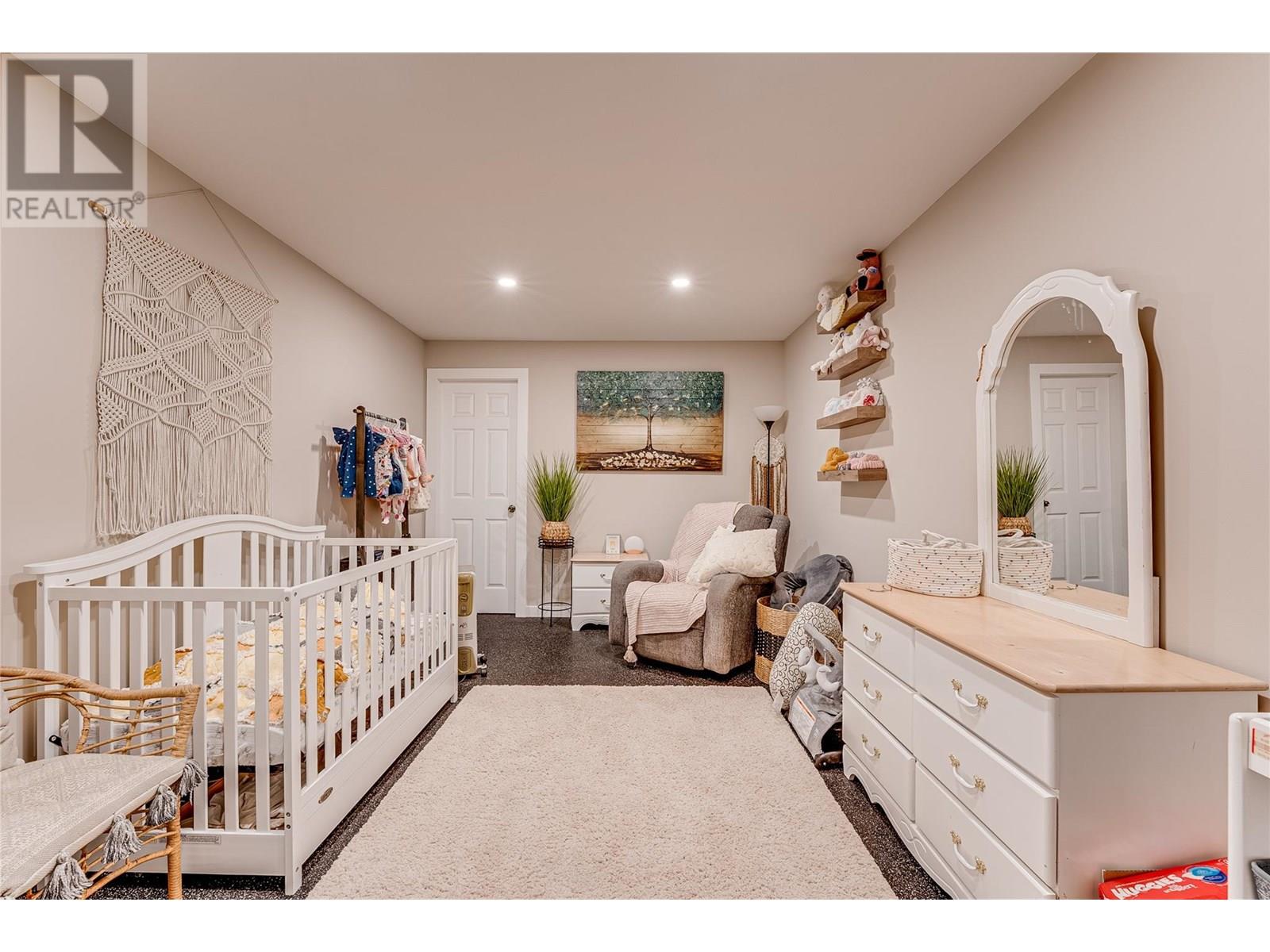 #1 2508 SHUSWAP AVENUE - Image 25