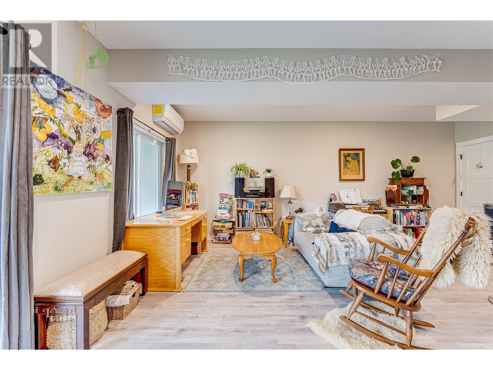 #1 2508 SHUSWAP AVENUE - Image 30