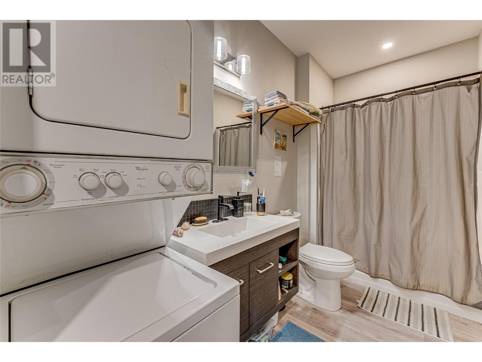 #1 2508 SHUSWAP AVENUE - Image 34