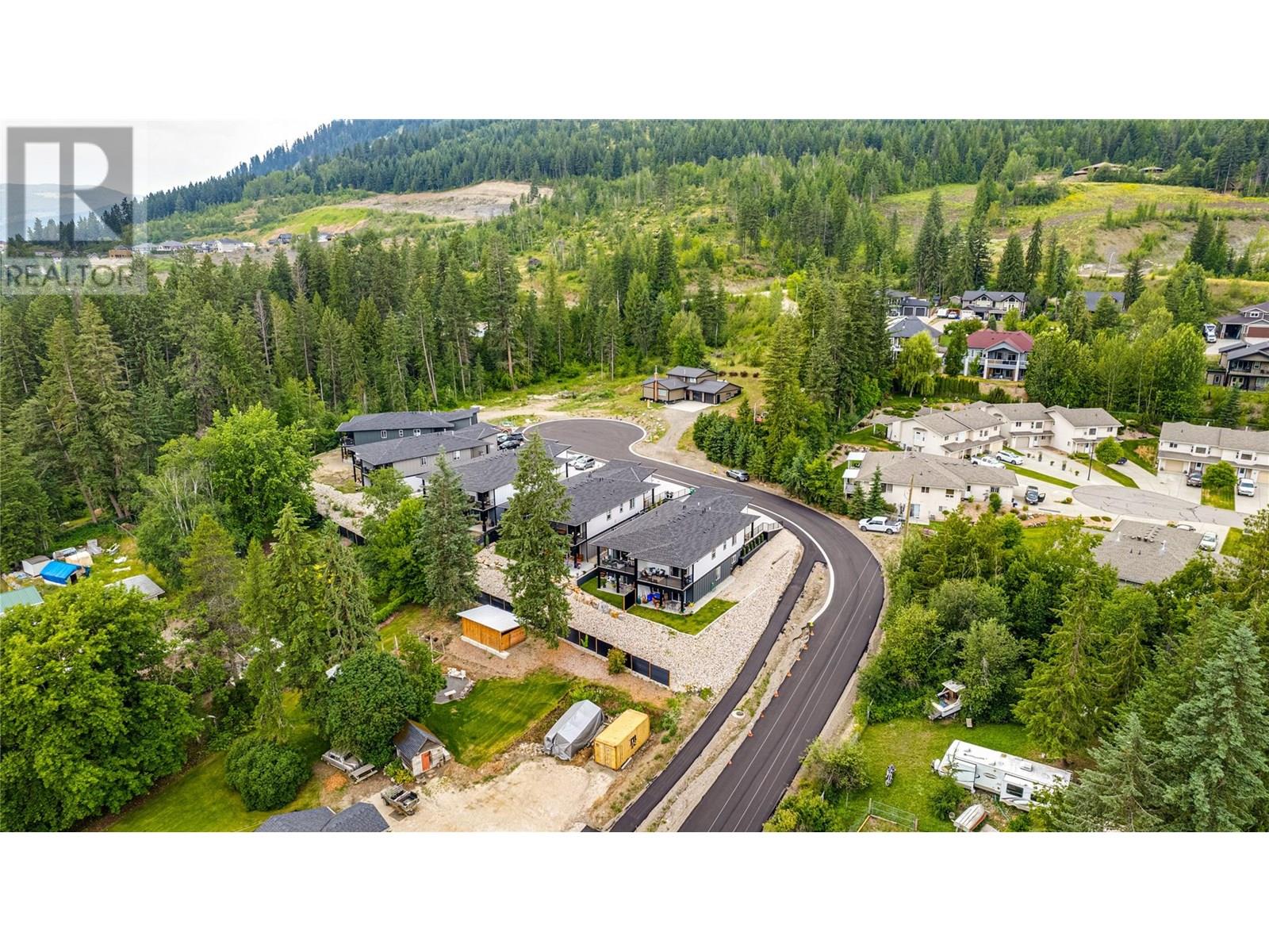 #1 2508 SHUSWAP AVENUE - Image 39