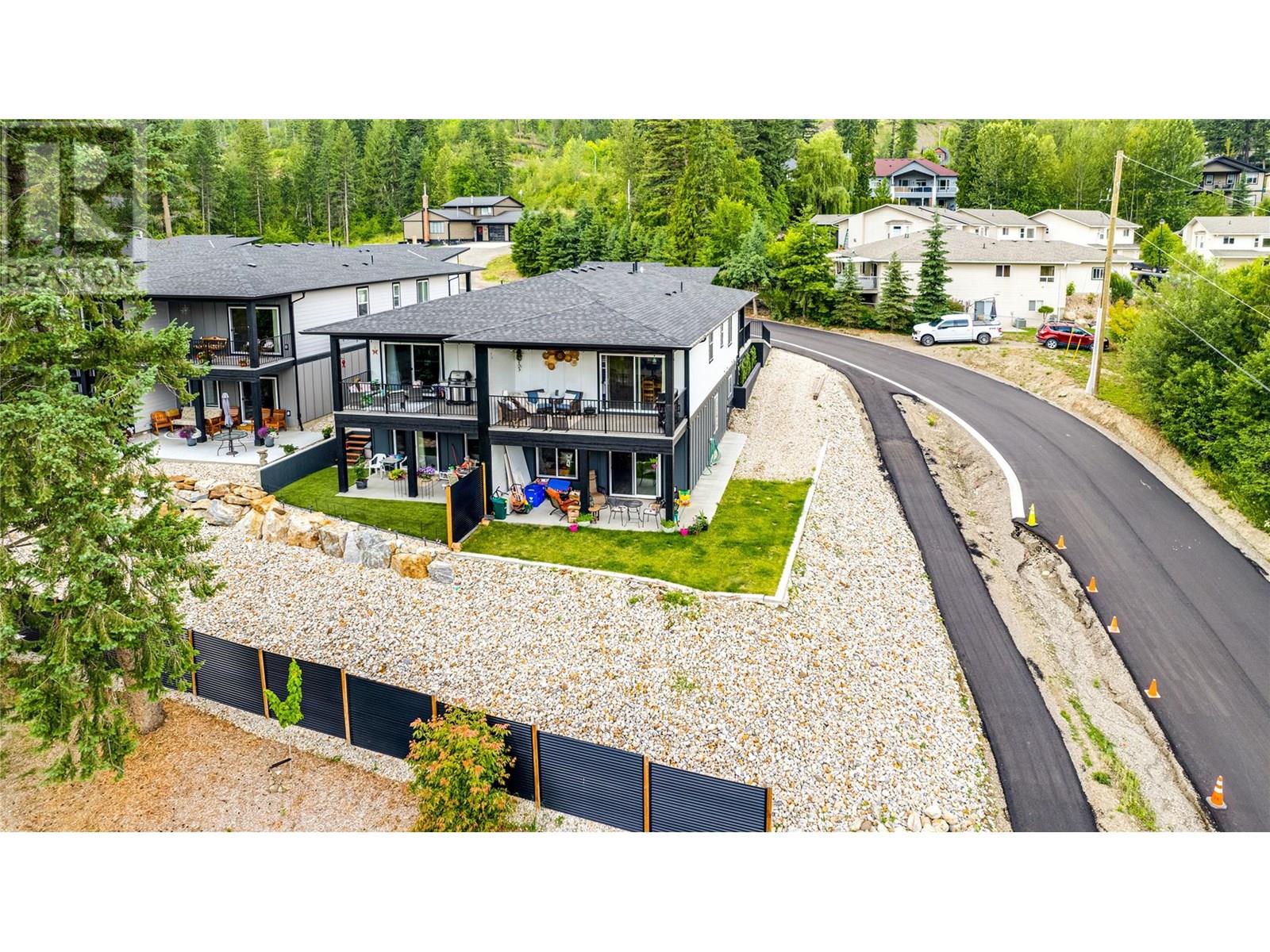#1 2508 SHUSWAP AVENUE - Image 40