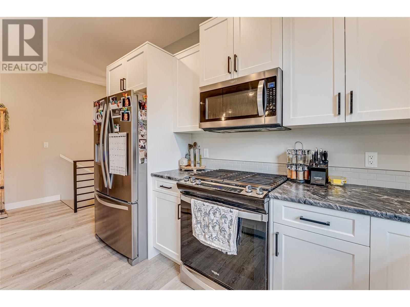 #1 2508 SHUSWAP AVENUE - Image 8