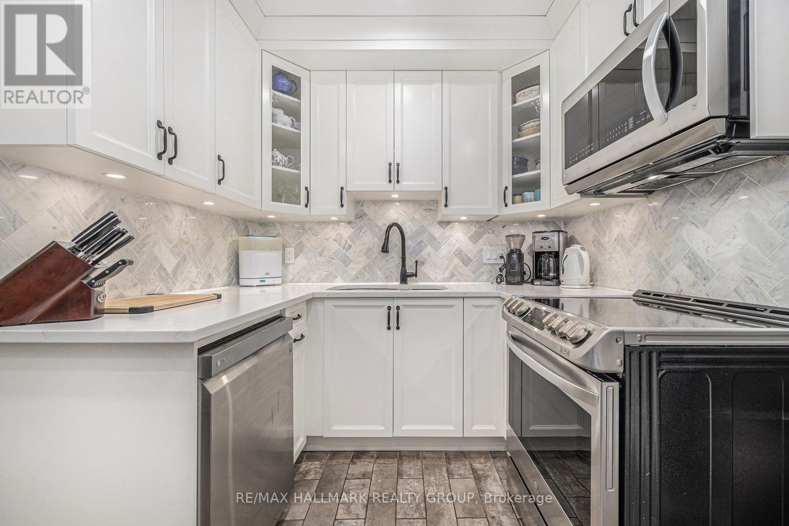Photo 8 of 13 817 High Street, Ottawa ON