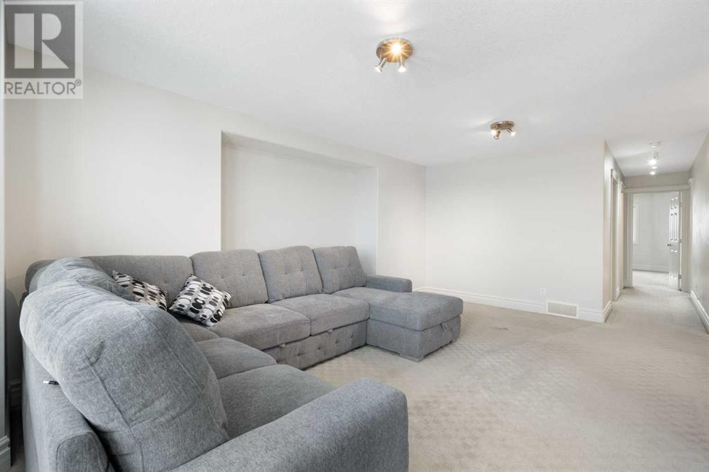 Single Family House for Sale in  PROMINENCE Path SW Patterson Calgary 