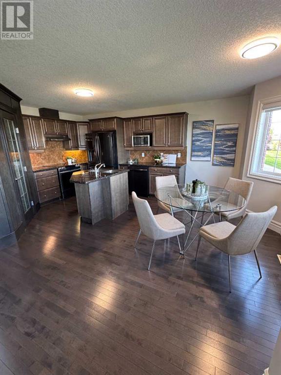 43 PROMINENCE Path SW, Calgary, Alberta