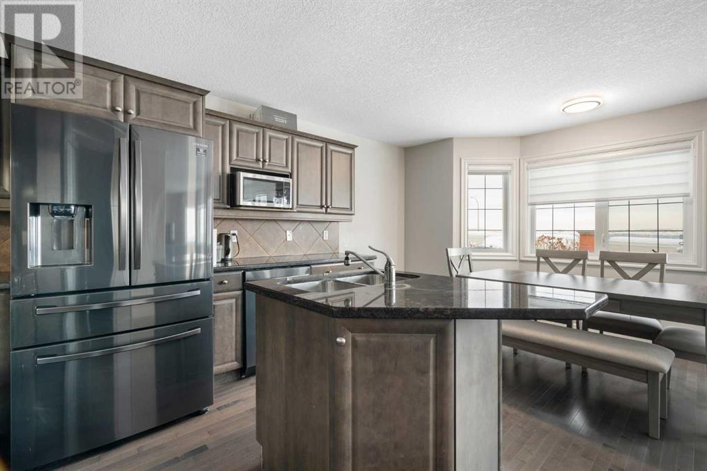 Single Family House for Sale in  PROMINENCE Path SW Patterson Calgary 