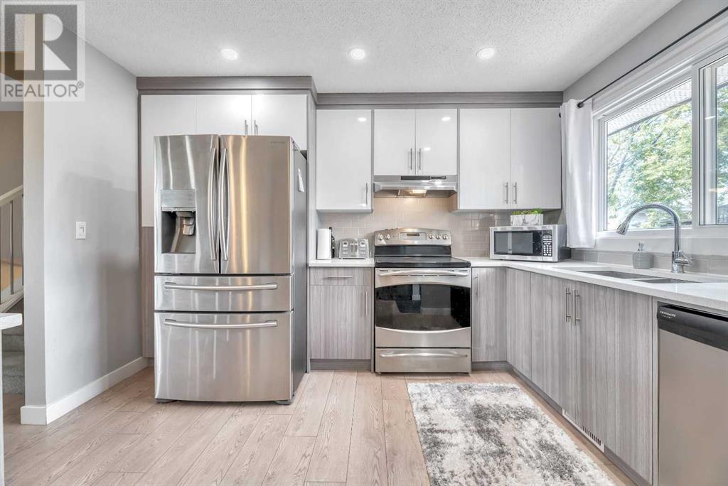Single Family House 4 Level for Sale in   Street NE Pineridge Calgary 