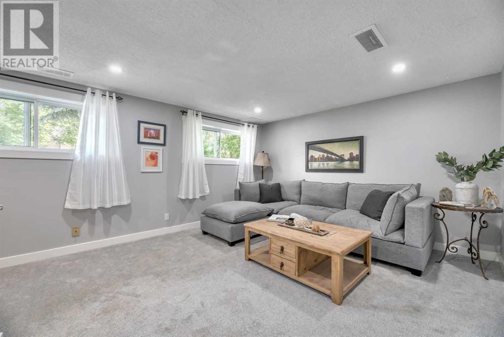 Single Family House 4 Level for Sale in   Street NE Pineridge Calgary 