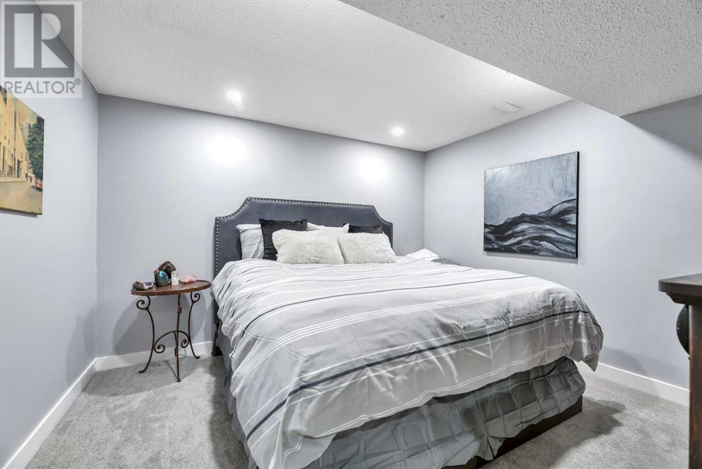 Single Family House 4 Level for Sale in   Street NE Pineridge Calgary 