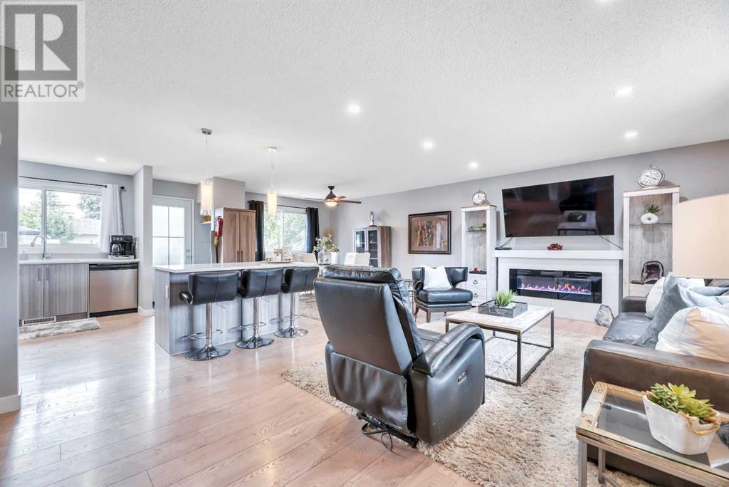 Single Family House 4 Level for Sale in   Street NE Pineridge Calgary 