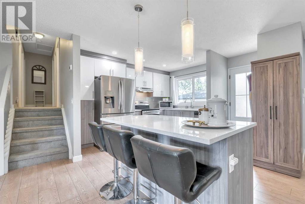 Single Family House 4 Level for Sale in   Street NE Pineridge Calgary 