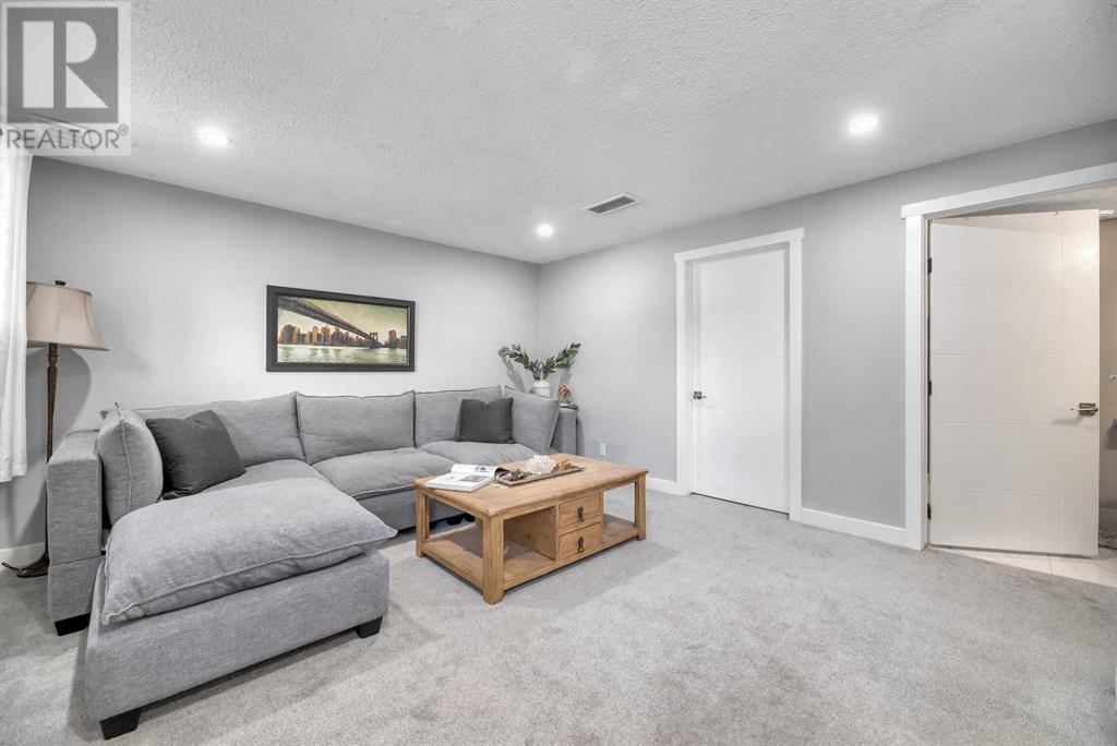 Single Family House 4 Level for Sale in   Street NE Pineridge Calgary 