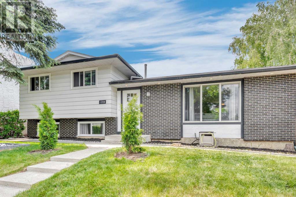 Single Family House 4 Level for Sale in   Street NE Pineridge Calgary 