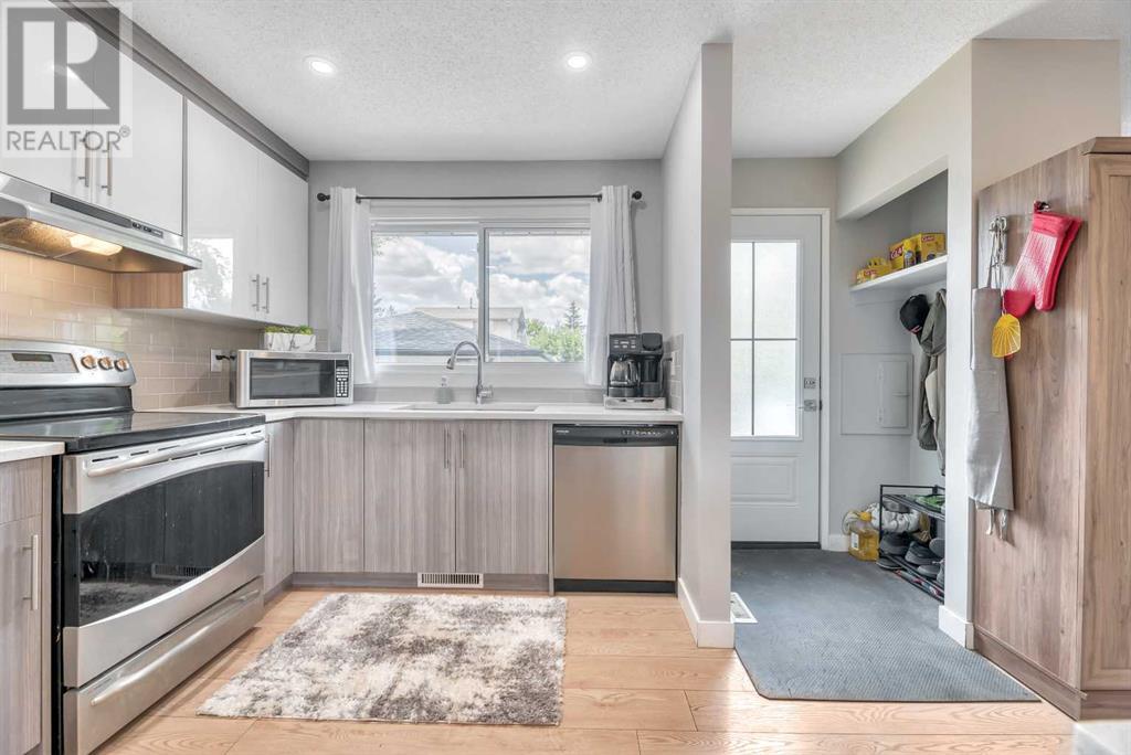 Single Family House 4 Level for Sale in   Street NE Pineridge Calgary 