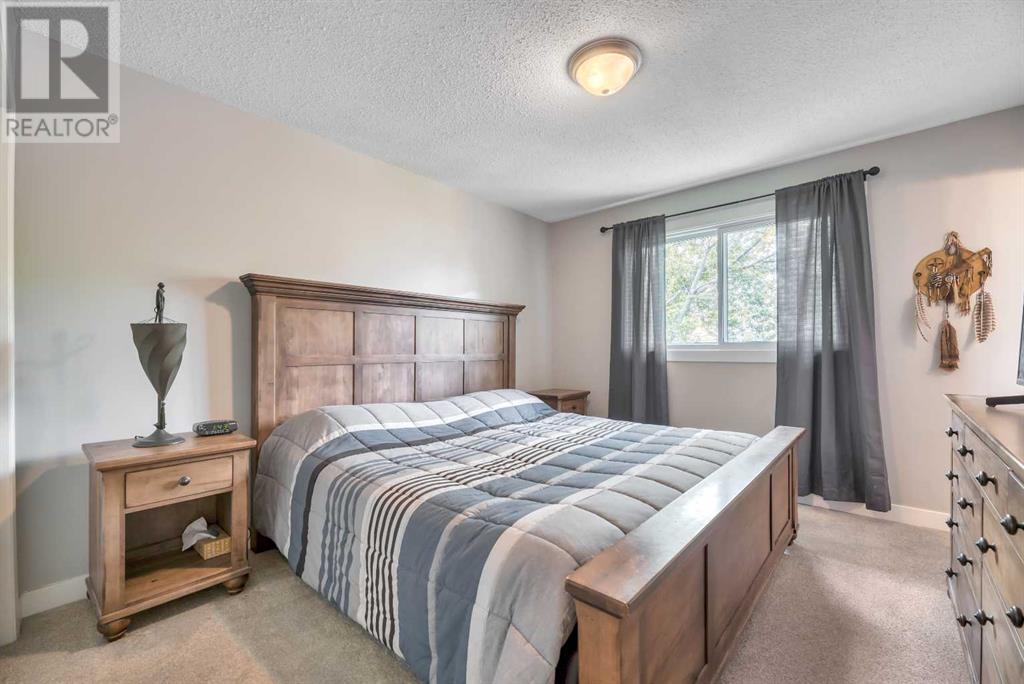 Single Family House 4 Level for Sale in   Street NE Pineridge Calgary 