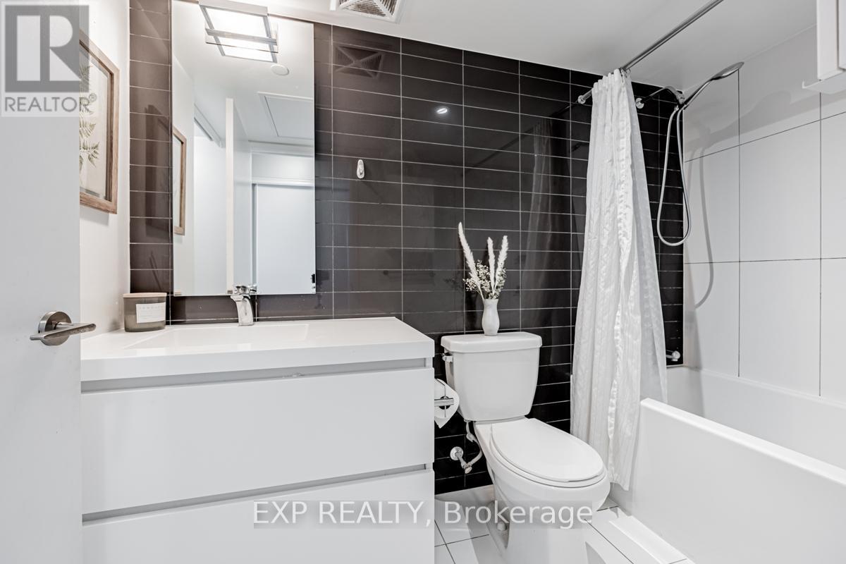 Photo 20 of 85 Queens Wharf Road, Toronto ON