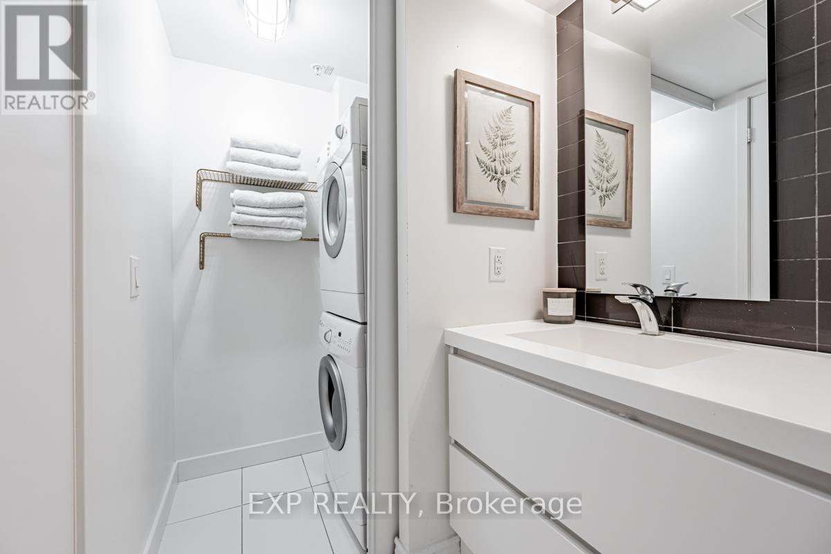 Photo 21 of 85 Queens Wharf Road, Toronto ON