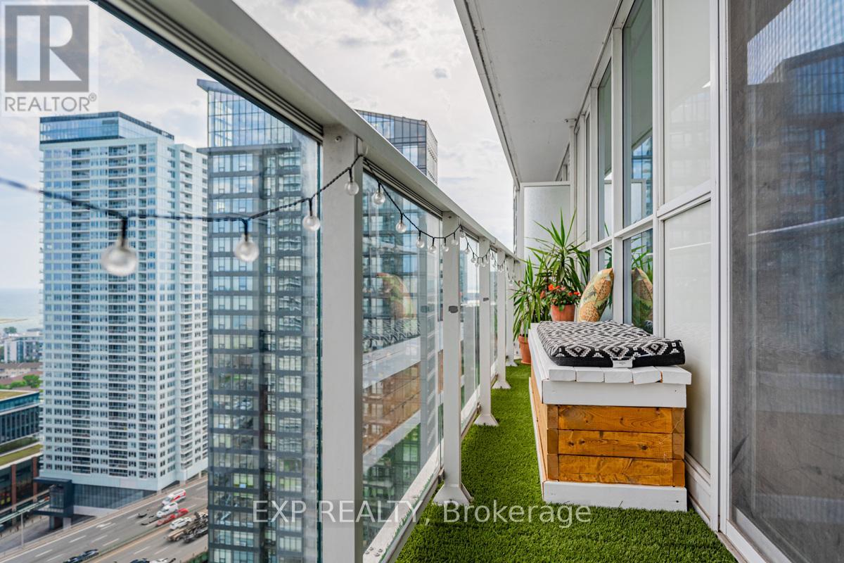 Photo 22 of 85 Queens Wharf Road, Toronto ON
