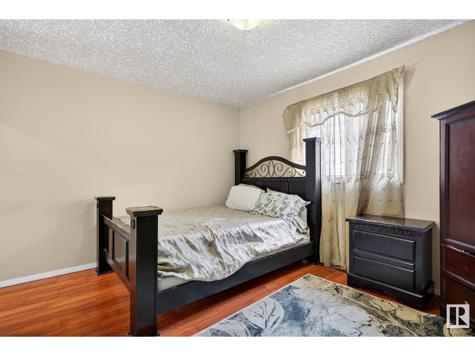 Photo 43 of 979 Hollingsworth Bend Nw, Edmonton AB