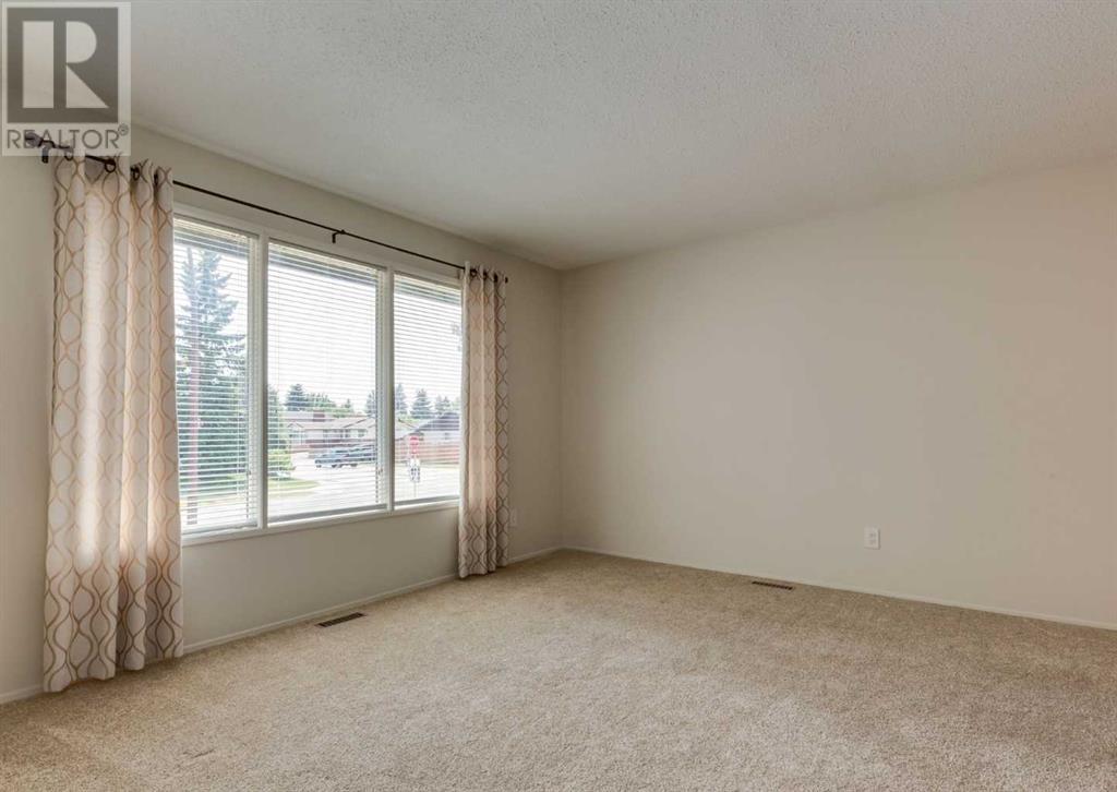Single Family House Bi-level for Sale in   Avenue NE Whitehorn Calgary 