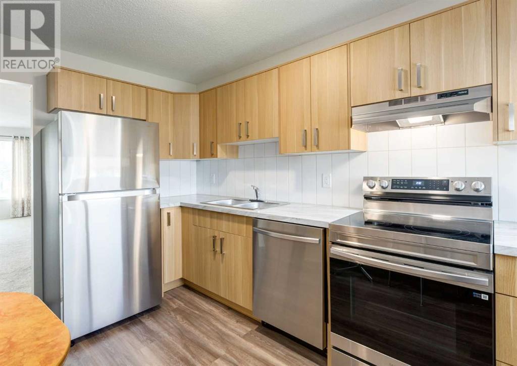 Single Family House Bi-level for Sale in   Avenue NE Whitehorn Calgary 