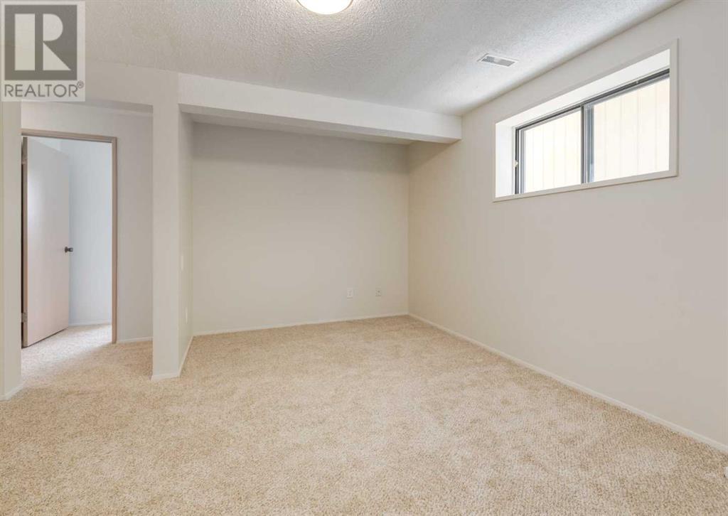 Single Family House Bi-level for Sale in   Avenue NE Whitehorn Calgary 