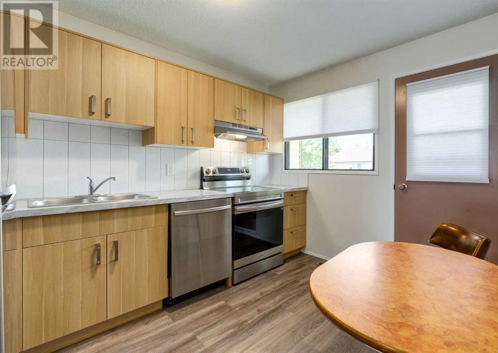 Single Family House Bi-level for Sale in   Avenue NE Whitehorn Calgary 