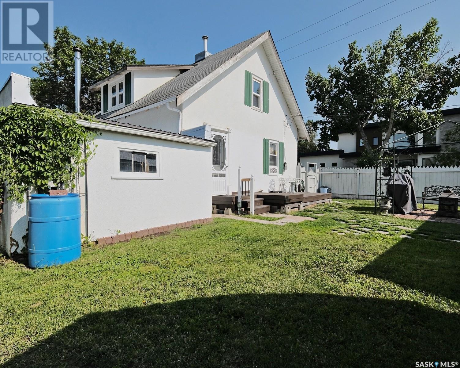 Photo 11 of 801 George Street, Rosetown SK