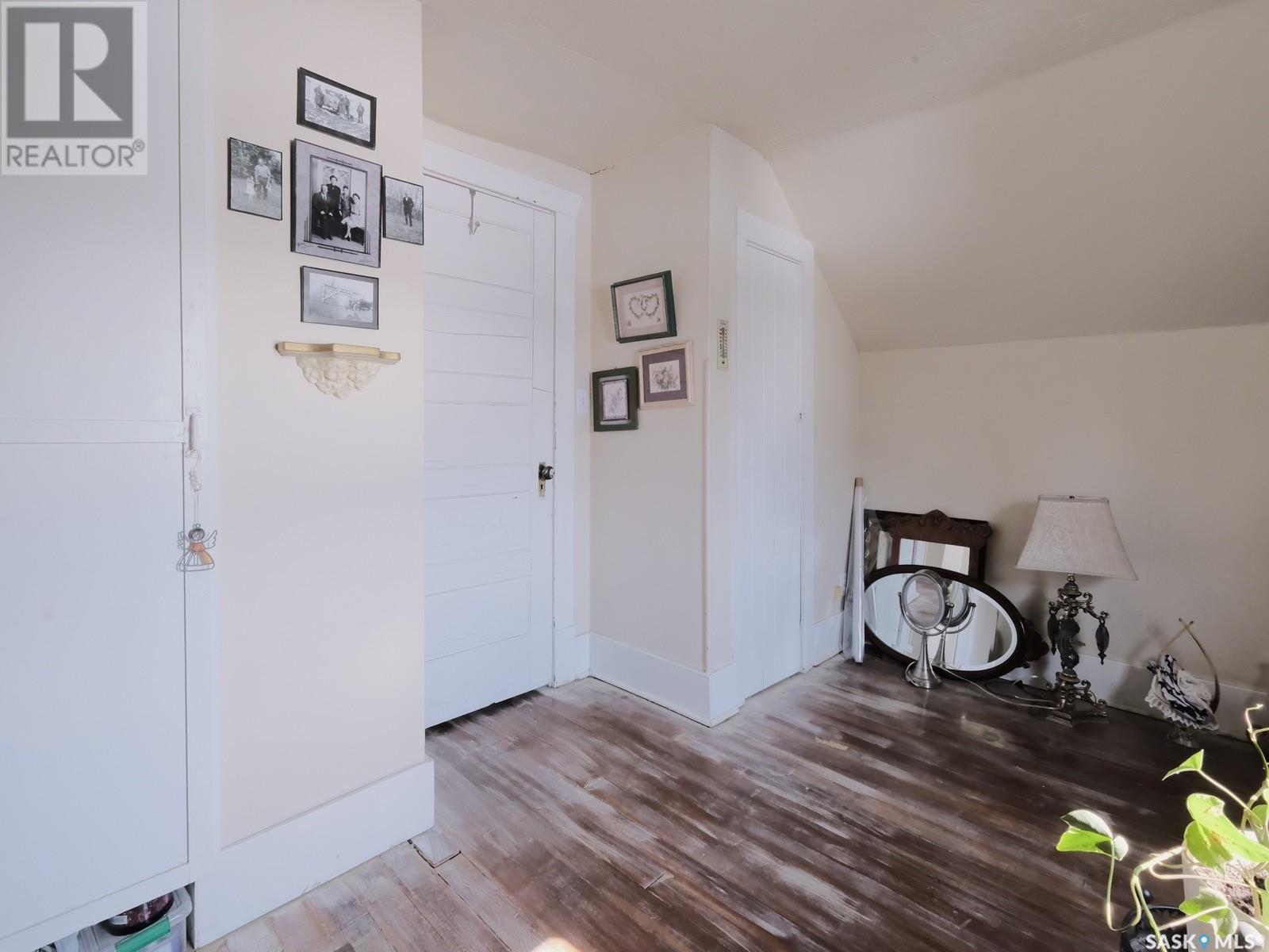 Photo 32 of 801 George Street, Rosetown SK