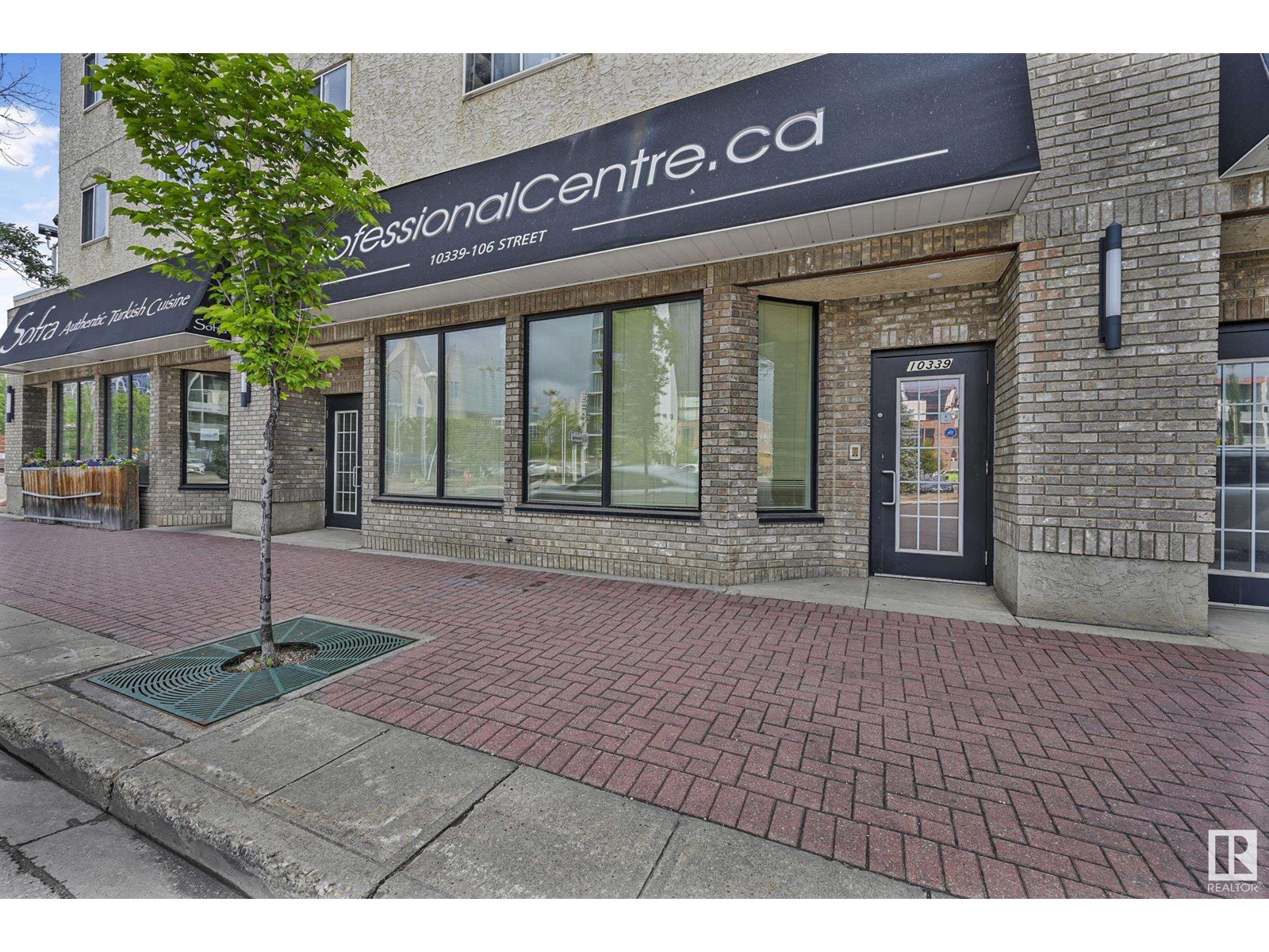 Photo 17 of 10339 106 St Nw, Edmonton AB