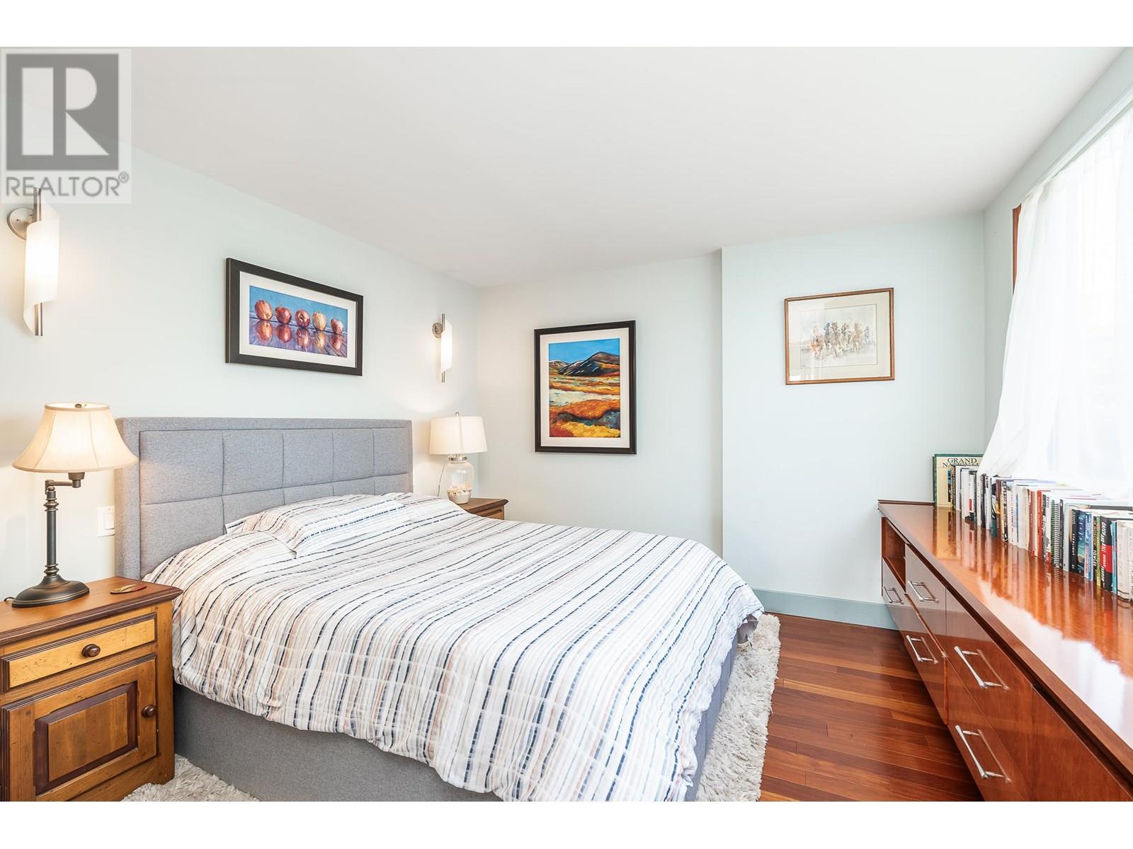 103 2108 ARGYLE AVENUE, West Vancouver