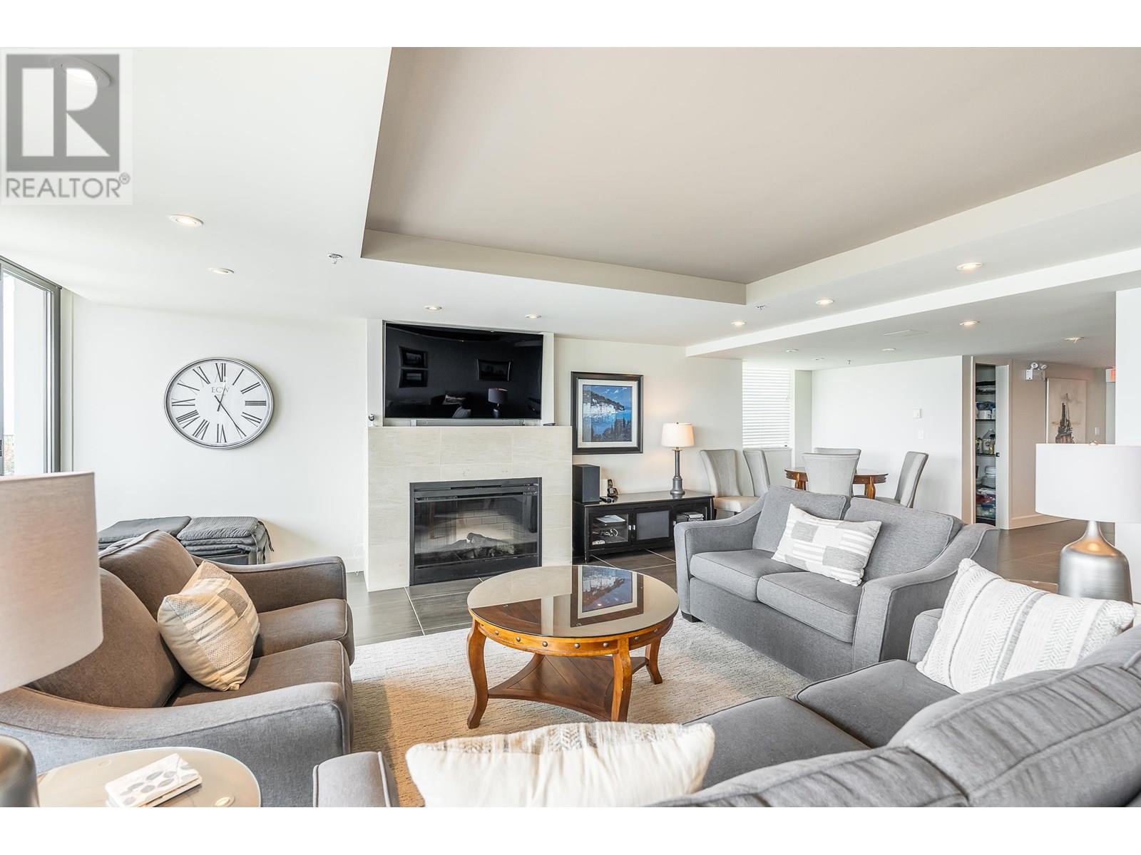103 2108 ARGYLE AVENUE, West Vancouver