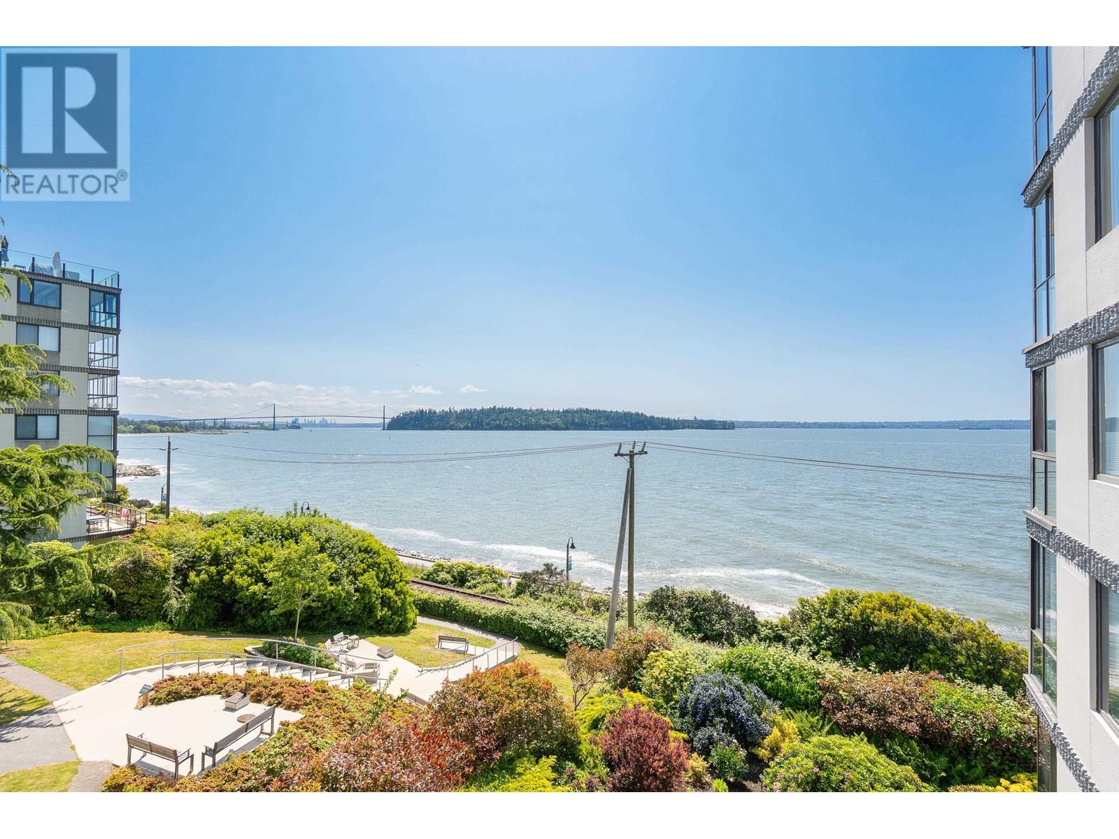103 2108 ARGYLE AVENUE, West Vancouver