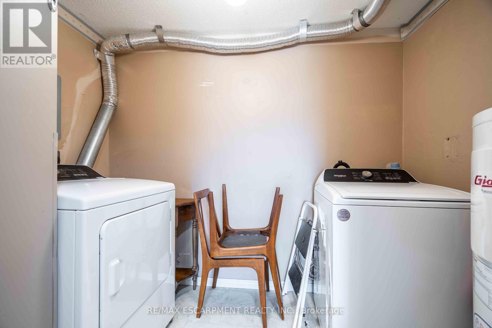 Photo 30 of 216 416 Limeridge Road E, Hamilton ON
