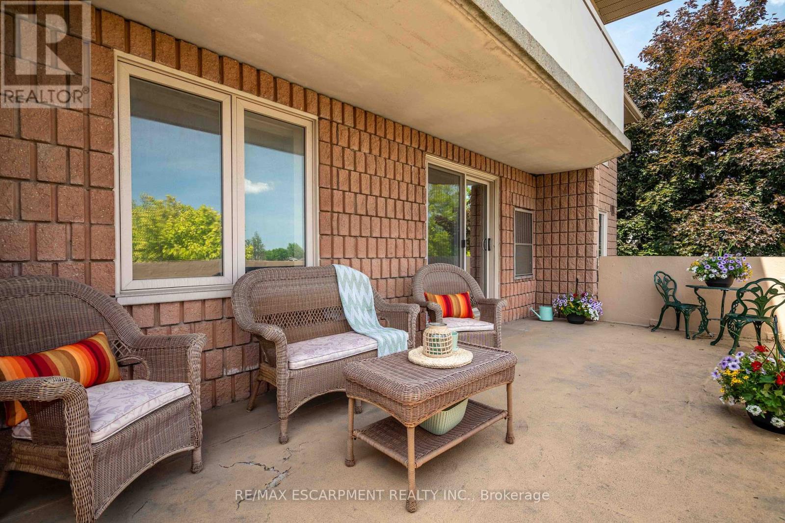 Photo 17 of 216 416 Limeridge Road E, Hamilton ON