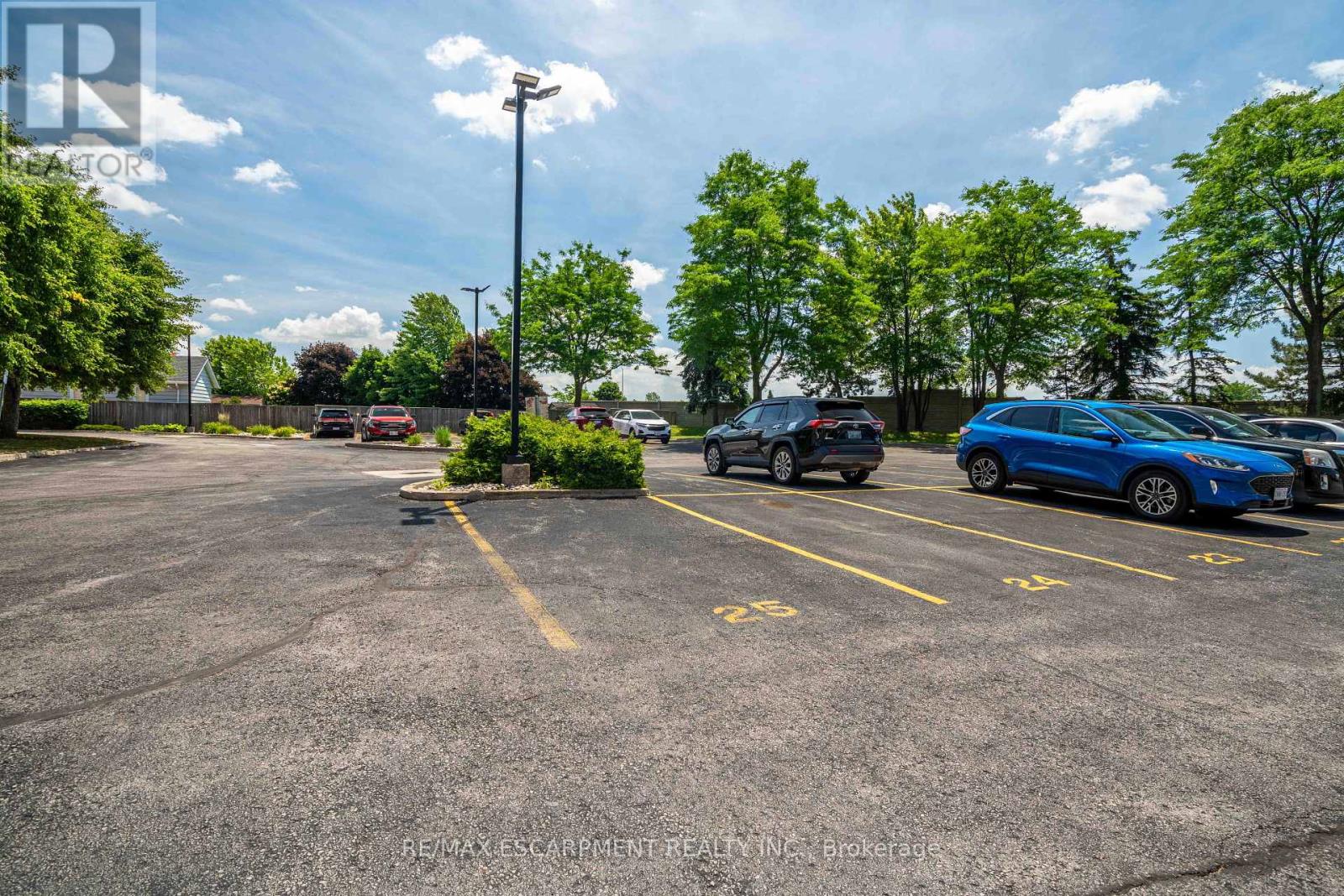 Photo 27 of 216 416 Limeridge Road E, Hamilton ON