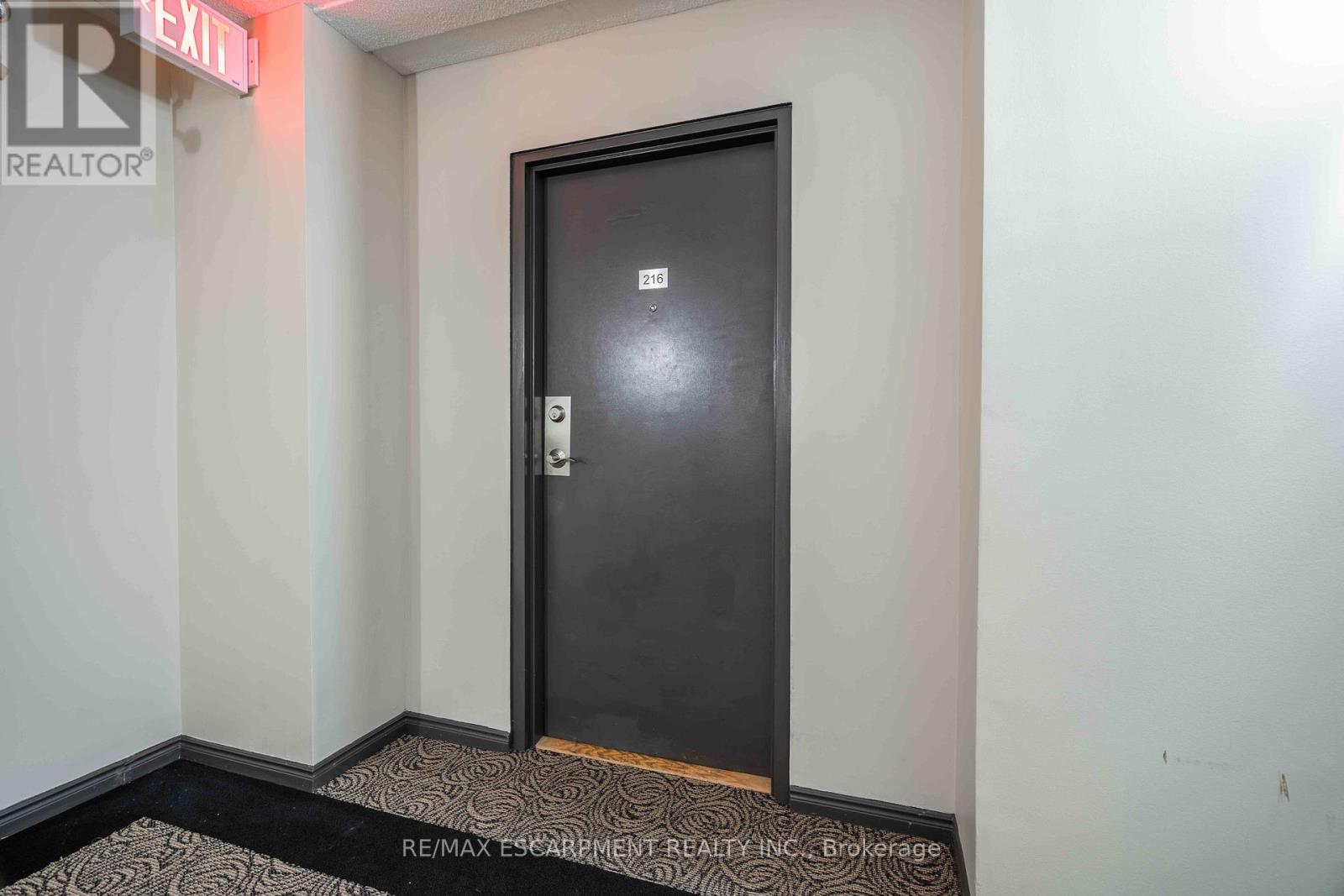 Photo 18 of 216 416 Limeridge Road E, Hamilton ON