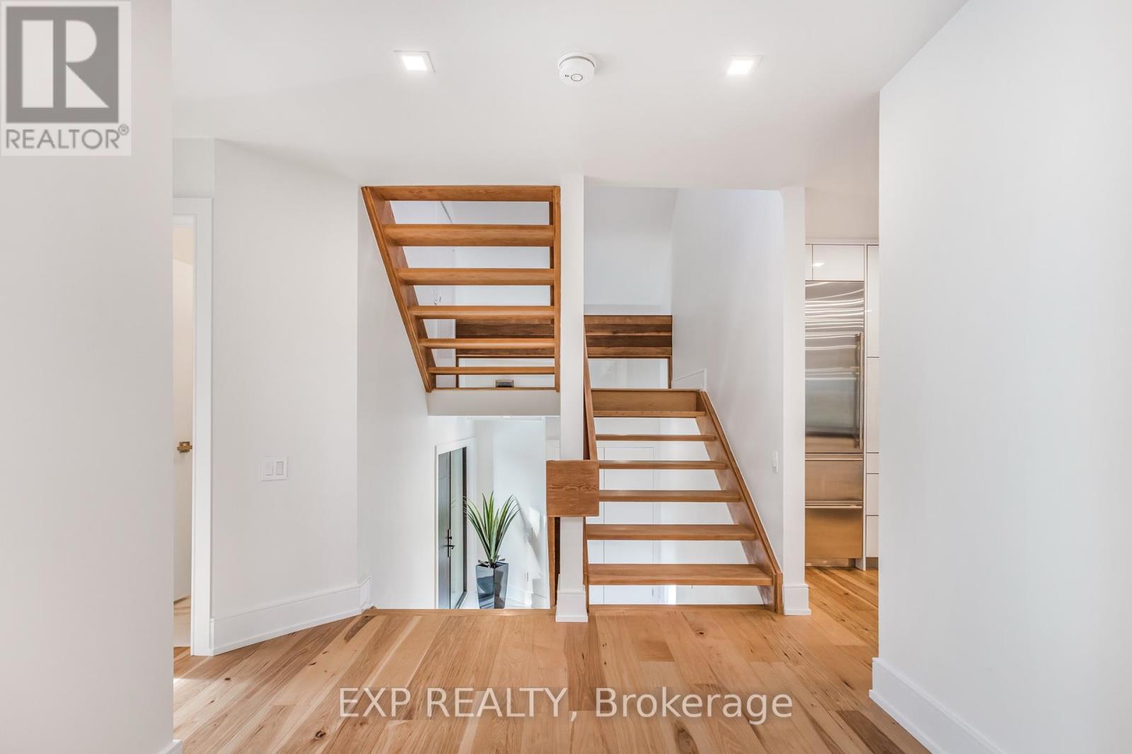 Photo 12 of 75 Reding Road, Hamilton ON