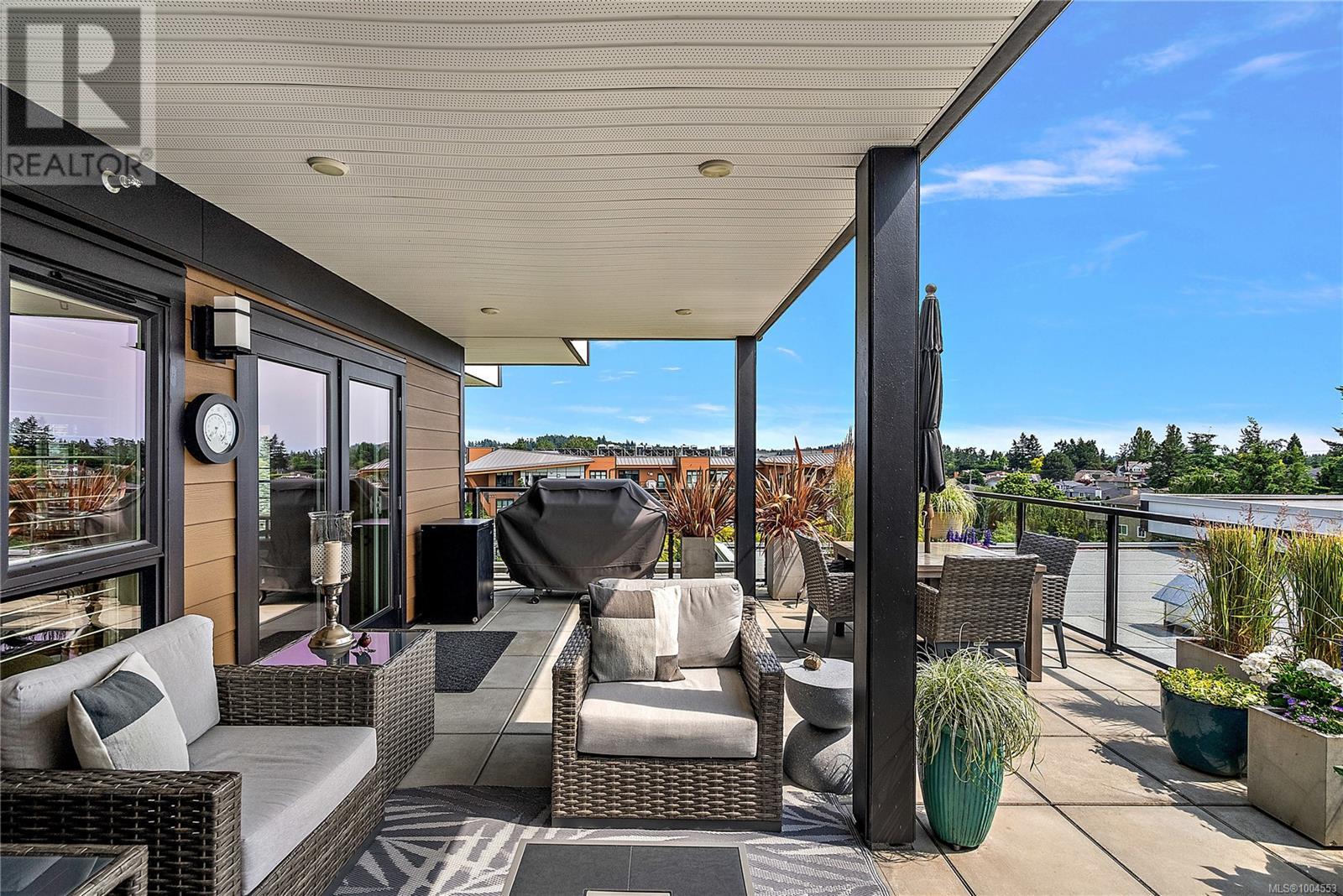 Single Family House for Sale in   Travino Lane Saanich 