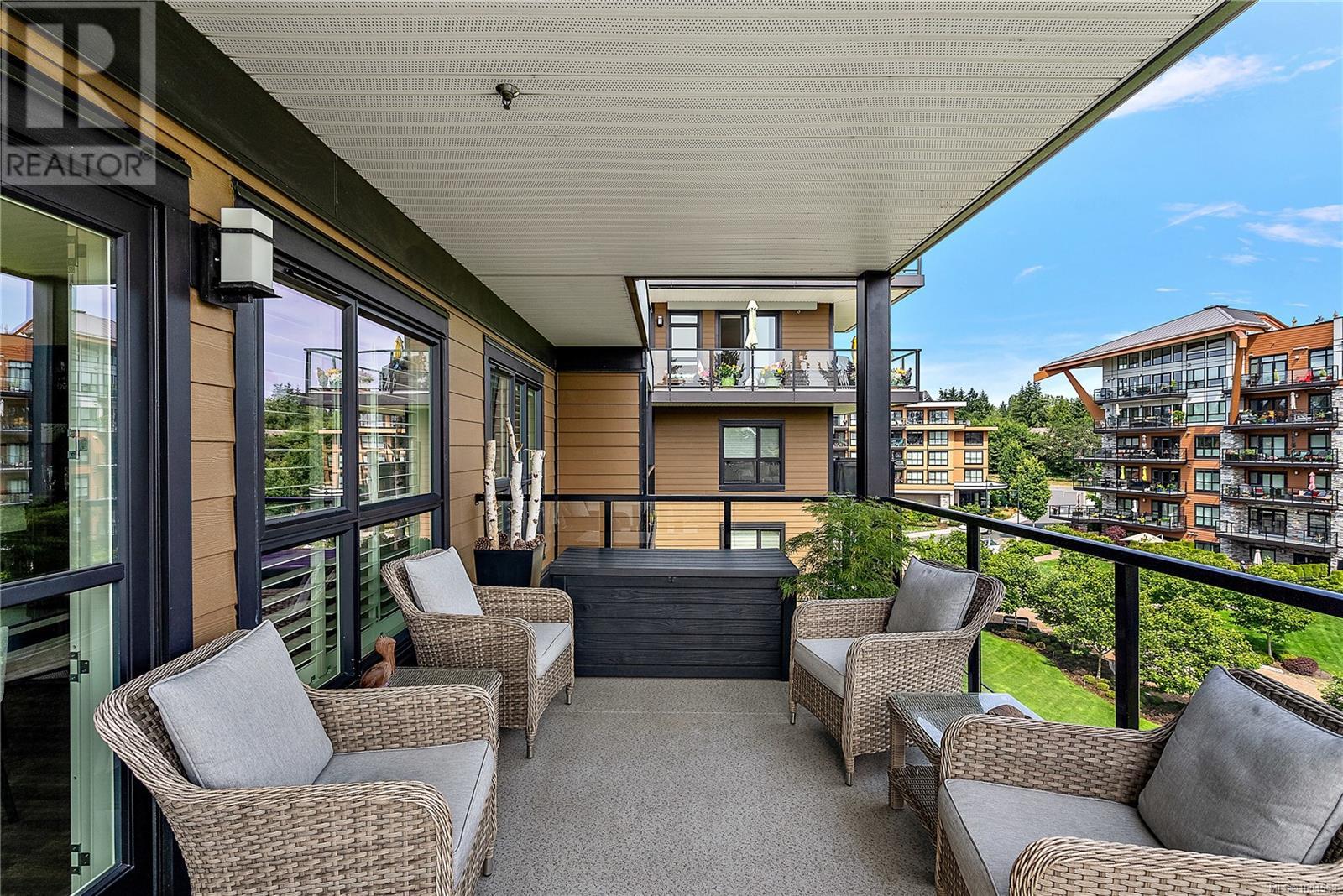 Single Family House for Sale in   Travino Lane Saanich 