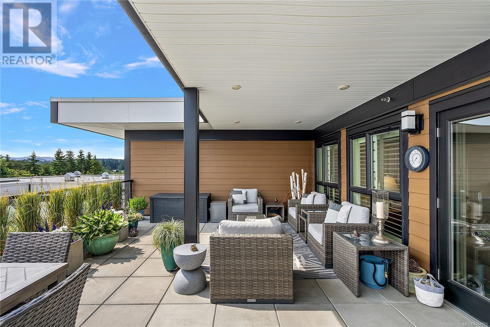 Single Family House for Sale in   Travino Lane Saanich 