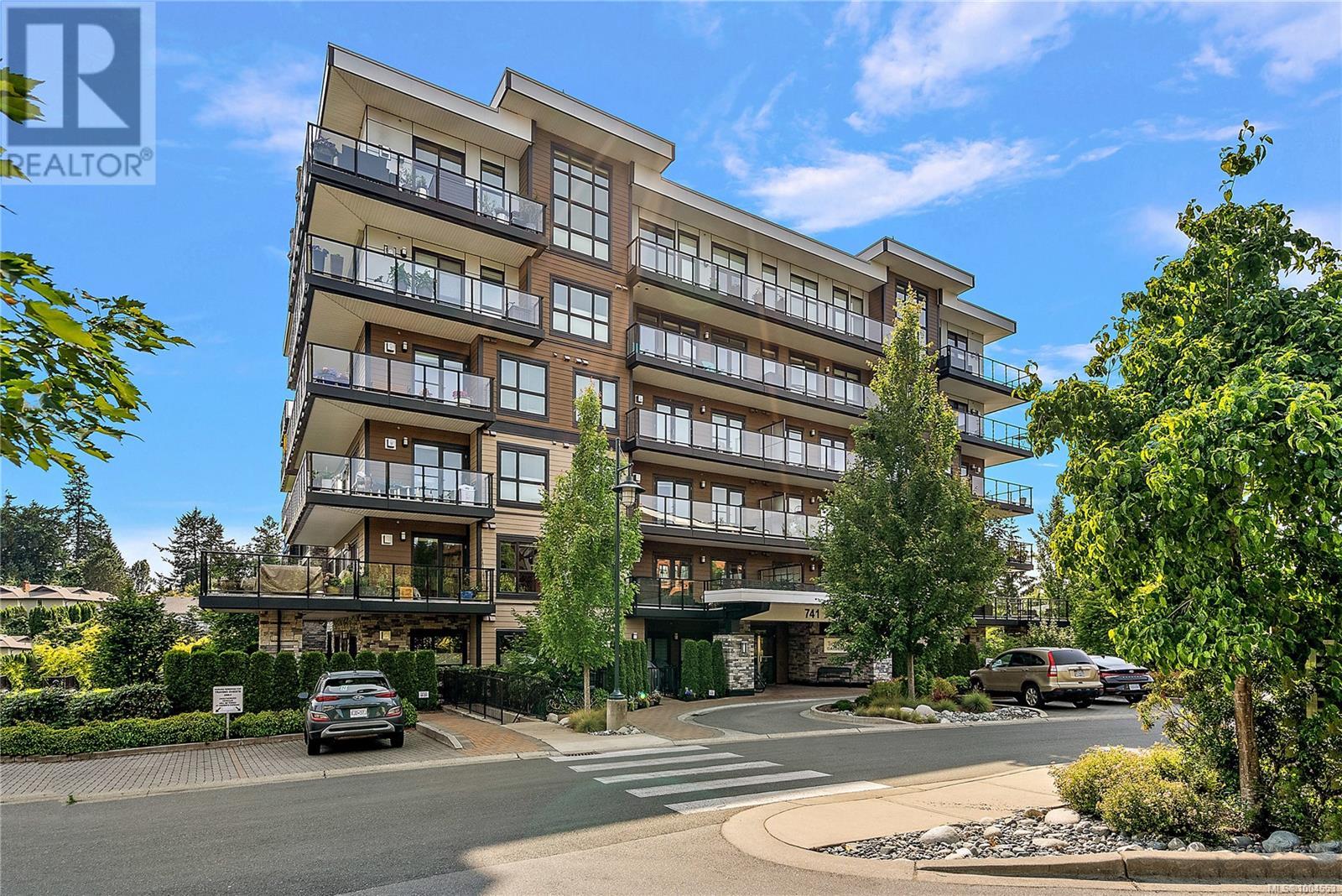 Single Family House for Sale in   Travino Lane Saanich 