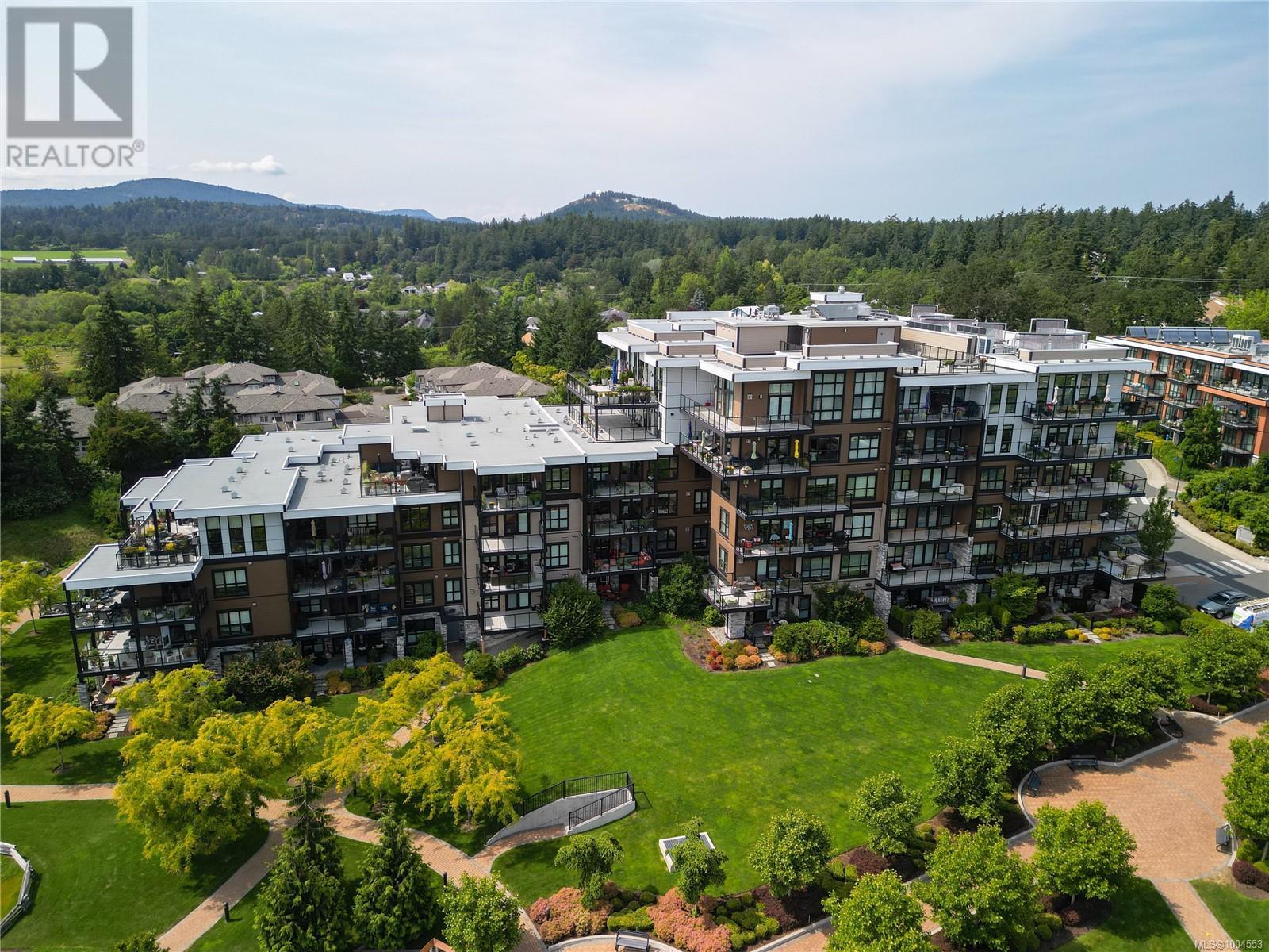 Single Family House for Sale in   Travino Lane Saanich 