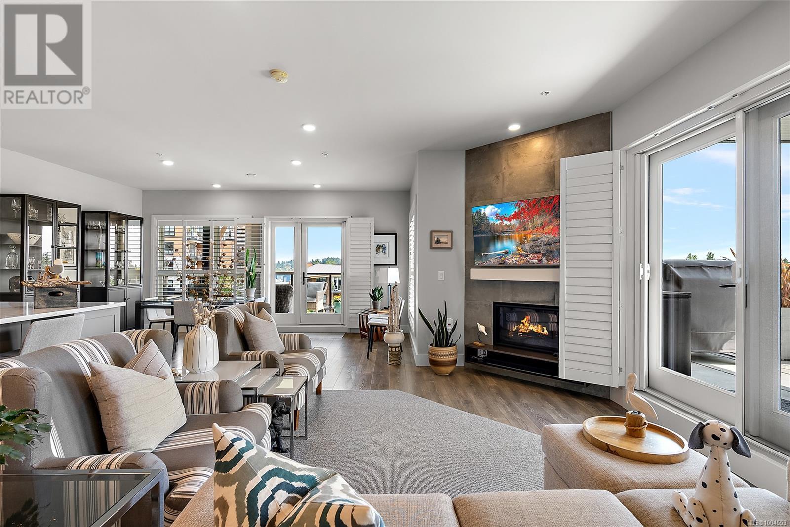Single Family House for Sale in   Travino Lane Saanich 