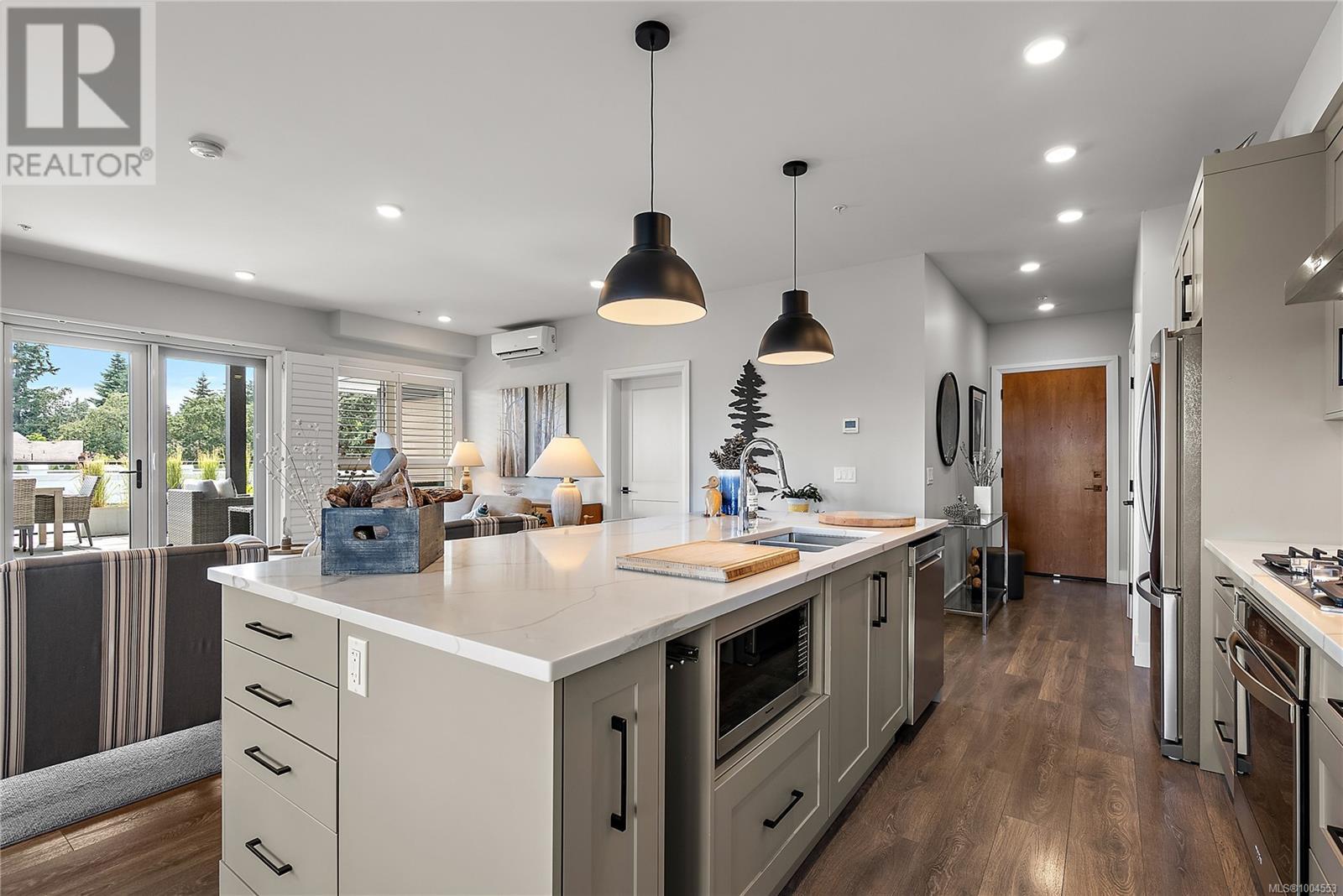 Single Family House for Sale in   Travino Lane Saanich 