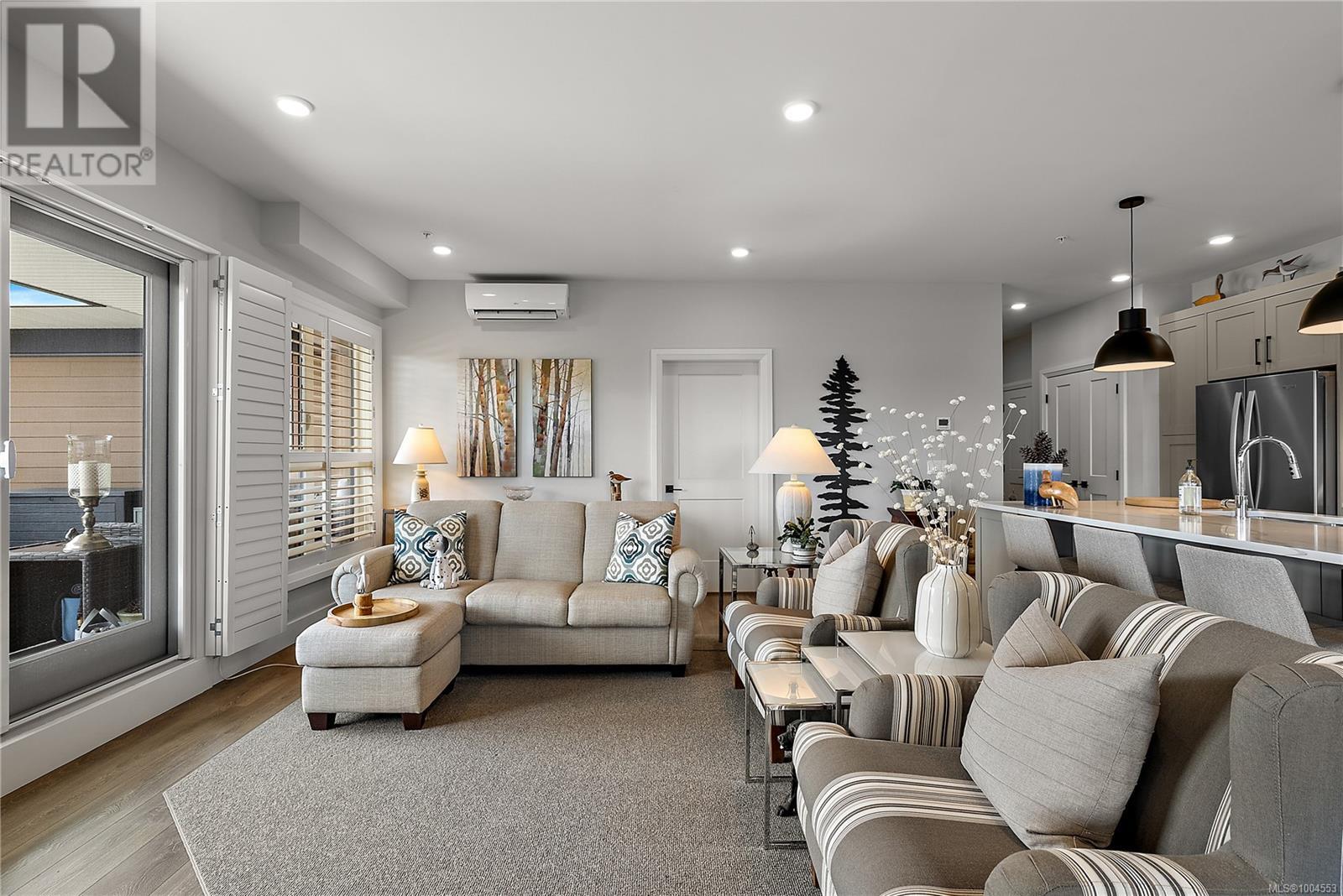 Single Family House for Sale in   Travino Lane Saanich 
