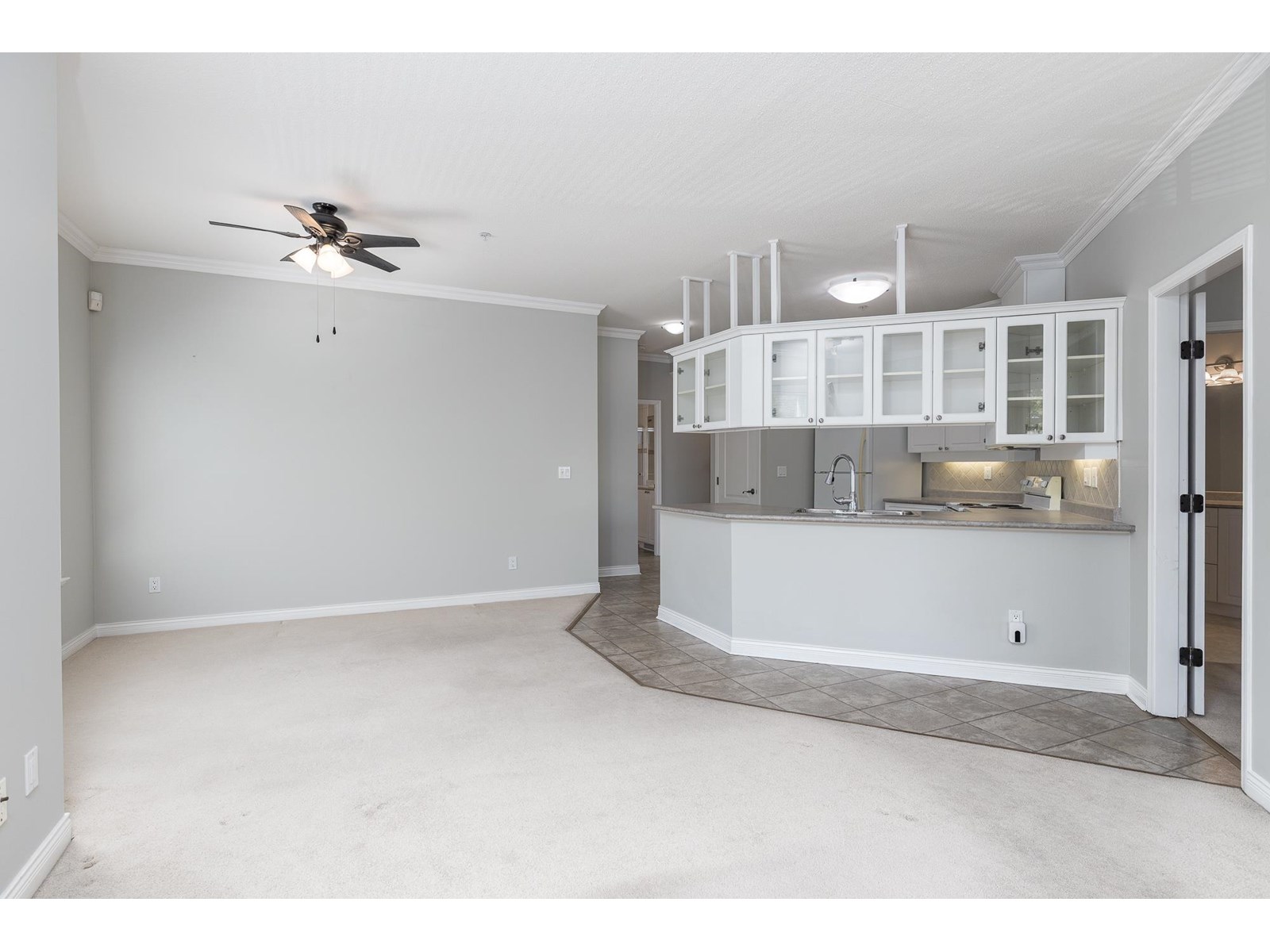 Photo 15 of 208 1685 152 A Street, Surrey BC