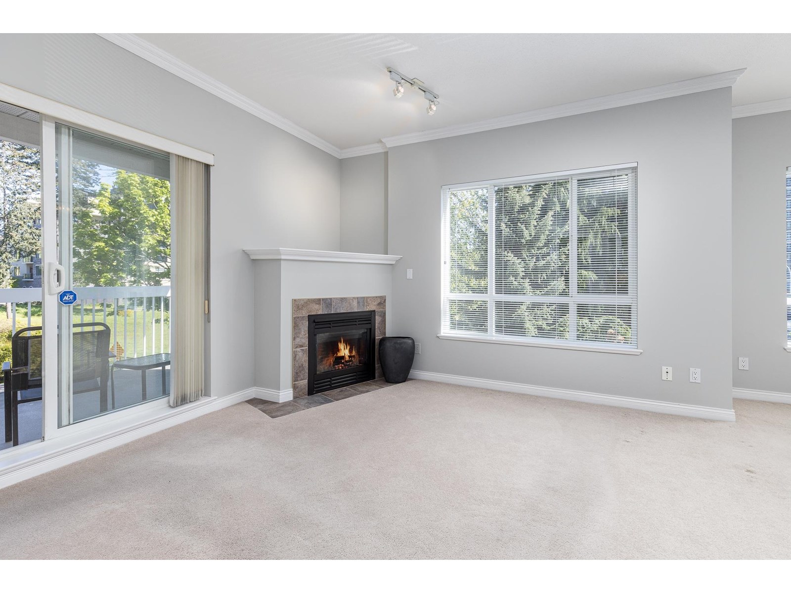 Photo 7 of 208 1685 152 A Street, Surrey BC