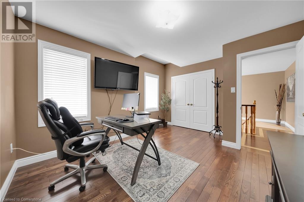 Photo 6 of 28 Ranchero Drive, Brampton ON